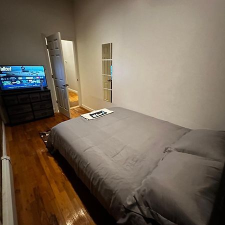 Апартаменты Cozy Townhouse In Harlem Нью-Йорк Экстерьер фото