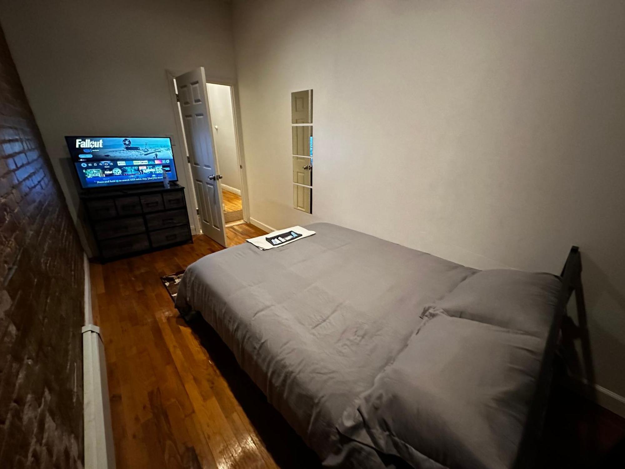 Апартаменты Cozy Townhouse In Harlem Нью-Йорк Экстерьер фото